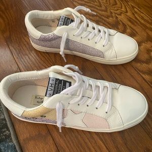 Stylish Vintage Havana sneakers